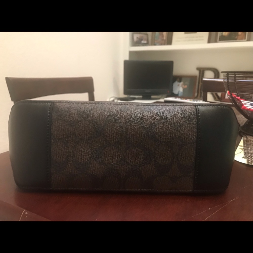 Authentic Coach handbag - Picture 8 of 8